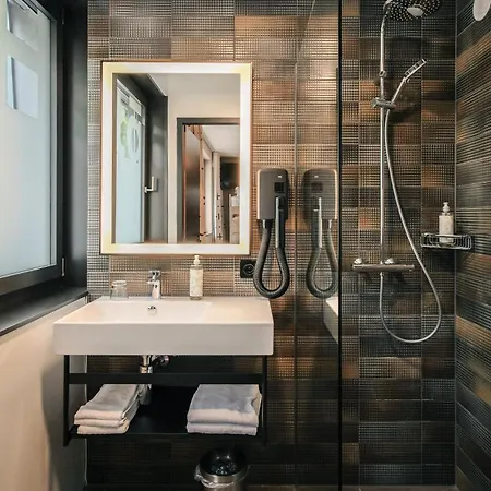 Hota Hotel 3*
