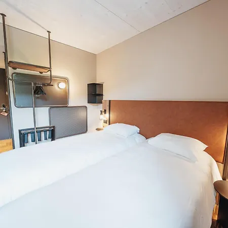 Hota Hotell 3*